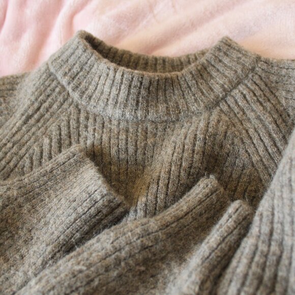 Weekday Relaxed Fit Nepped Knit Sweater – Size XS - Picture 7 of 12